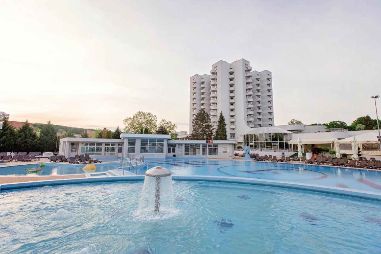 Hotel International Baile Felix Bagian luar foto
