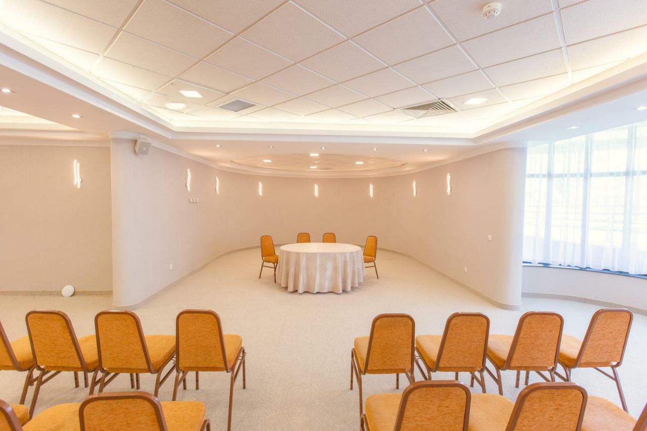 Hotel International Baile Felix Bagian luar foto