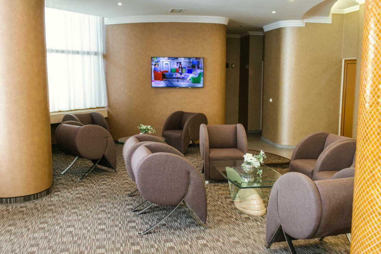 Hotel International Baile Felix Bagian luar foto