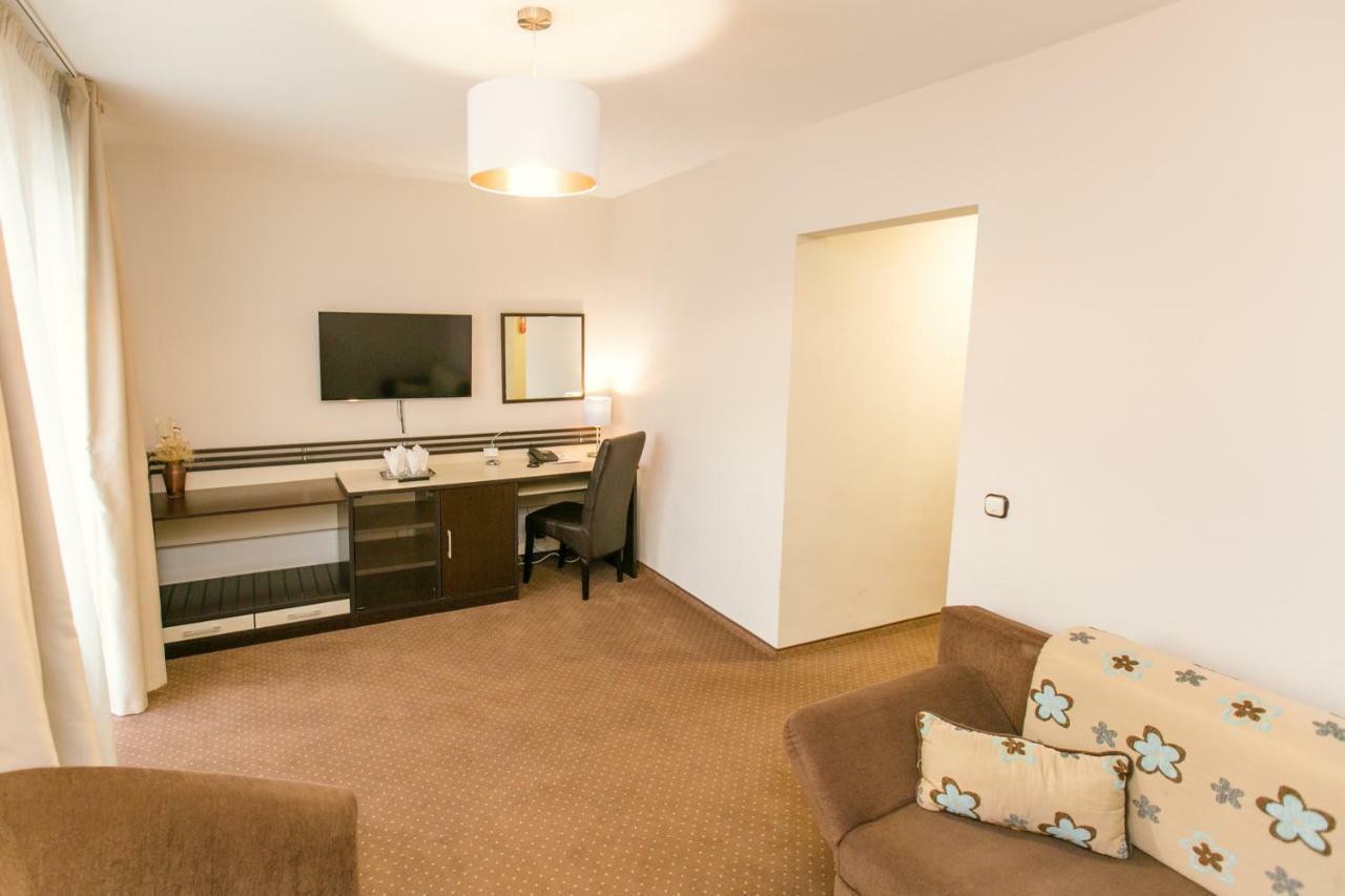Hotel International Baile Felix Bagian luar foto
