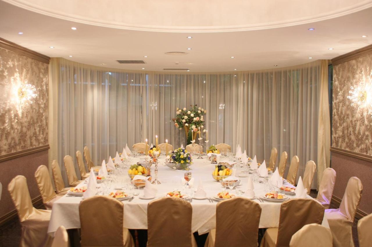 Hotel International Baile Felix Bagian luar foto